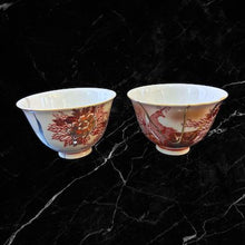 Load image into Gallery viewer, Kutani Phoenix &amp; Peony Teacup Pair – Gold Base Line &amp; Silver Side Arc 鳳凰牡丹柄九谷焼金継ぎ湯呑み一対
