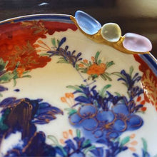 Load image into Gallery viewer, Yobitsugi Plate Kutani ware with Plant Pattern  植物柄久谷焼呼継ぎ皿