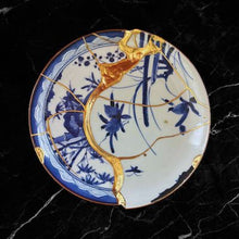 Load image into Gallery viewer, Old Imari Plate 古伊万里呼継ぎ皿