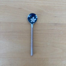 Load image into Gallery viewer, Bunzan Ceramic Spoon -flower-