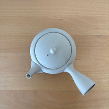 Load image into Gallery viewer, Tokoname White Smoke Kyusu Tea Pot -Flat-