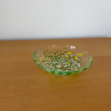 Load image into Gallery viewer, Matsugaoka Glass Plate -Wakakusa Green-