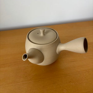 Tokoname White Smoke Kyusu Tea Pot -Round-