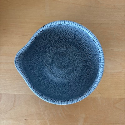 Crackle Glaze Katakuchi Matcha Bowl – Slate Gray
