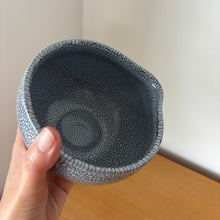 Load image into Gallery viewer, Crackle Glaze Katakuchi Matcha Bowl – Slate Gray
