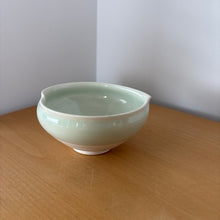 Load image into Gallery viewer, Katakuchi Small Spouted Bowl
