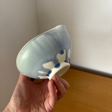 Load image into Gallery viewer, Katakuchi Small Spouted Bowl