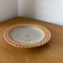 Load image into Gallery viewer, Laurier Rim Small Plate - KOKO utsuwa