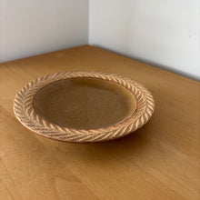 Load image into Gallery viewer, Laurier Rim Small Plate - KOKO utsuwa