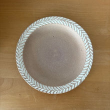 Load image into Gallery viewer, Laurier Rim Plate - KOKO utsuwa