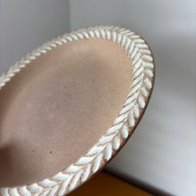 Load image into Gallery viewer, Laurier Rim Plate - KOKO utsuwa