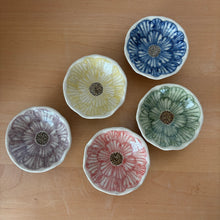 Load image into Gallery viewer, Peony Mini Dish - KOKO utsuwa