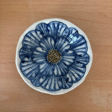Load image into Gallery viewer, Peony Mini Dish - KOKO utsuwa