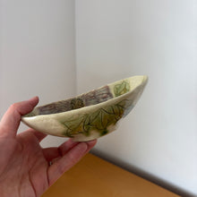 Load image into Gallery viewer, Peony Oval Small Bowl - KOKO utsuwa