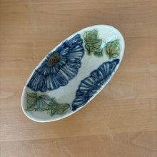 Load image into Gallery viewer, Peony Oval Small Bowl - KOKO utsuwa