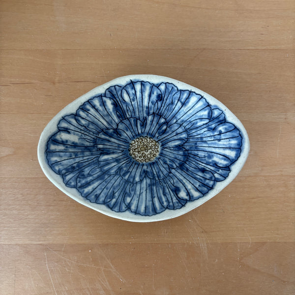 Peony Hishigata Plate - KOKO utsuwa