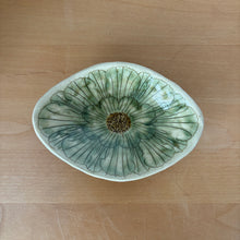 Load image into Gallery viewer, Peony Hishigata Plate - KOKO utsuwa