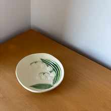 Load image into Gallery viewer, Maruya Mini Plate  -Suzuran-