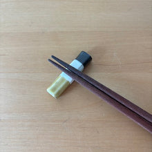 Load image into Gallery viewer, Tombo Chopstick Rest -Colors-