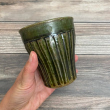 Load image into Gallery viewer, Shinogi Cup  Oribe-Green - KOKO utsuwa