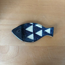 Load image into Gallery viewer, Tatara Fish Plate - KOKO utsuwa