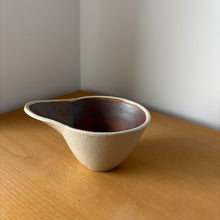 Load image into Gallery viewer, Spouted Sauce Bowl - KOKO utsuwa