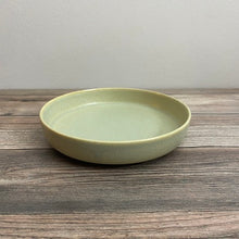 Load image into Gallery viewer, Upright Rim Plate -green- - KOKO utsuwa